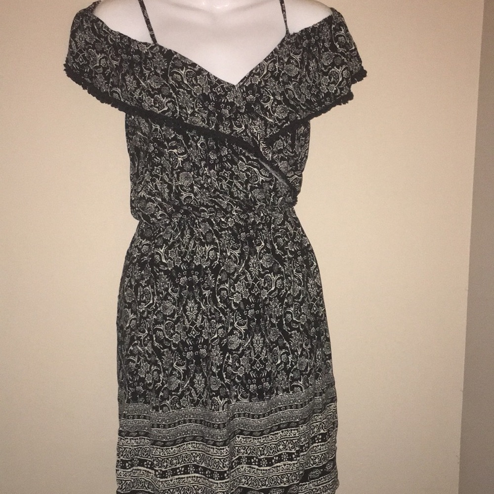 Dress - Picture 2 of 4